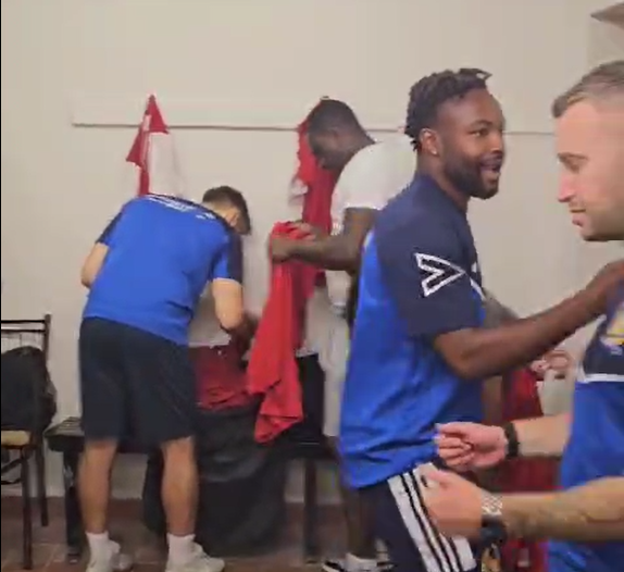 Video - Warm Up, Pitch Side Vibe, Changing Room